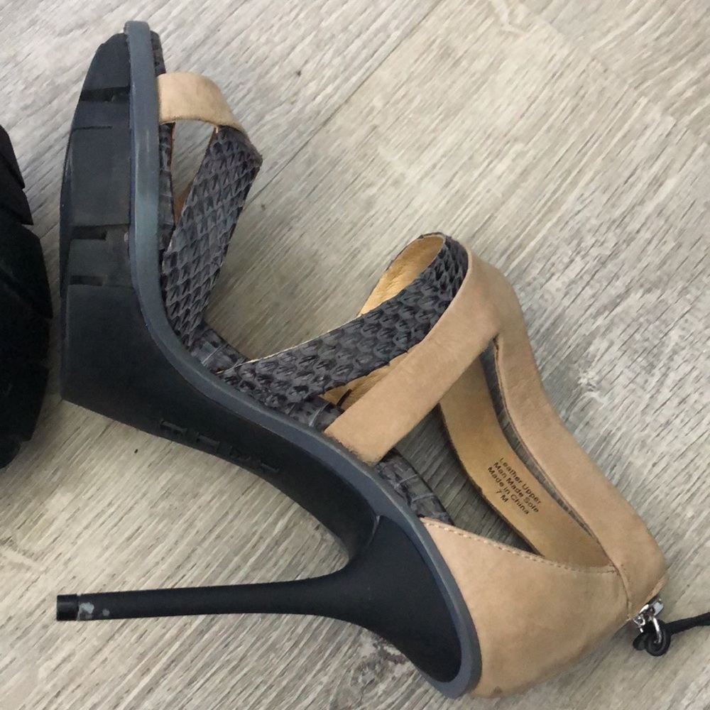 Lamb Two Toned Patterned Heels. - image 6